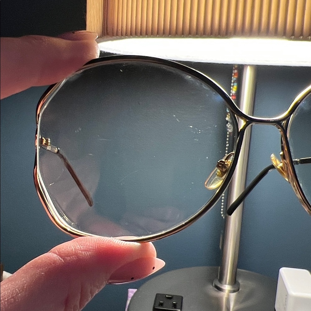 Vintage Gucci GG 2846/S Gradient Lense Sunglasses w/ Gold & Black Frames - Picture 13 of 15